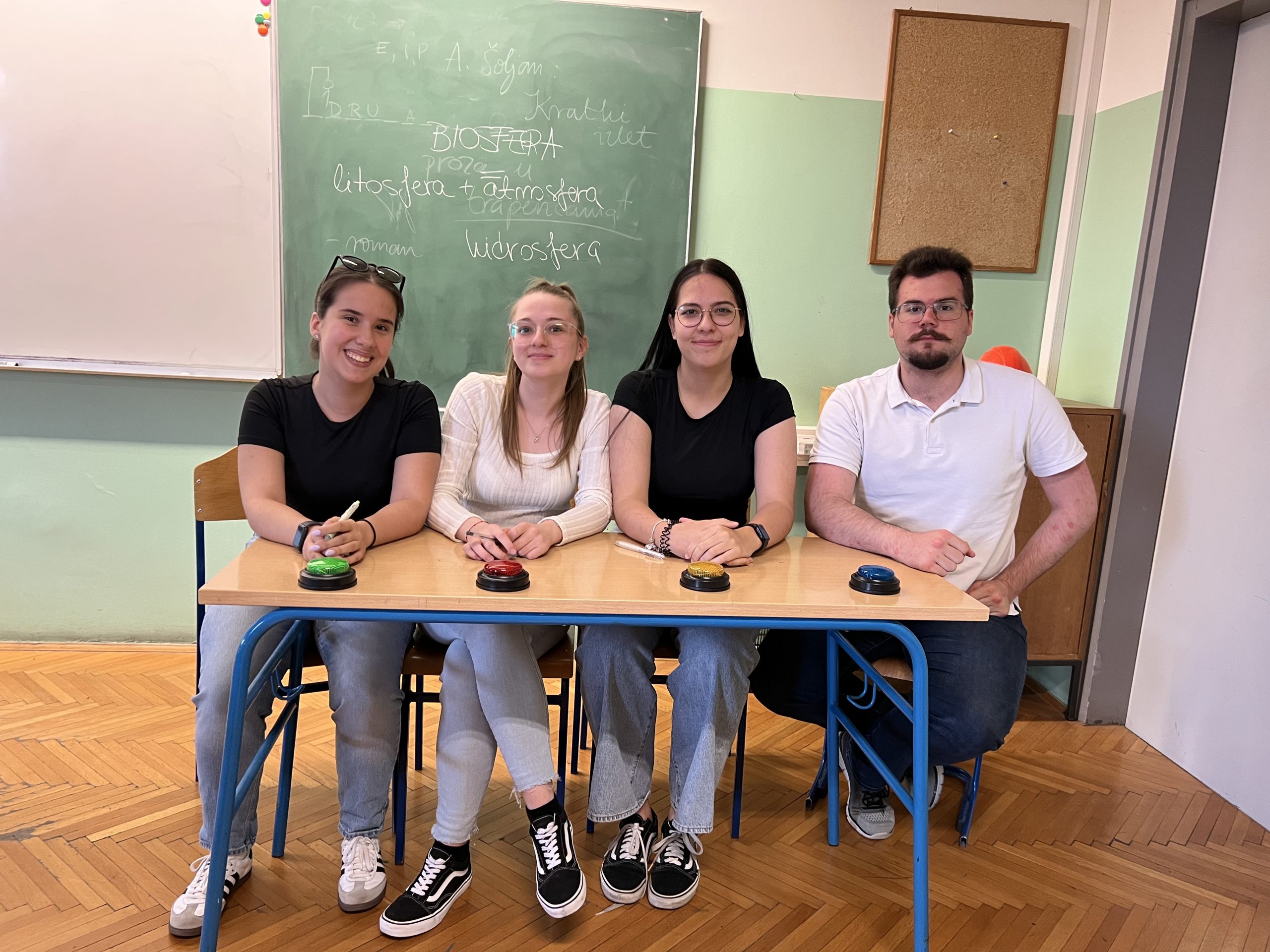 Pročitajte više o članku KVIZAŠKI OPROŠTAJ OD ENGLESKOG