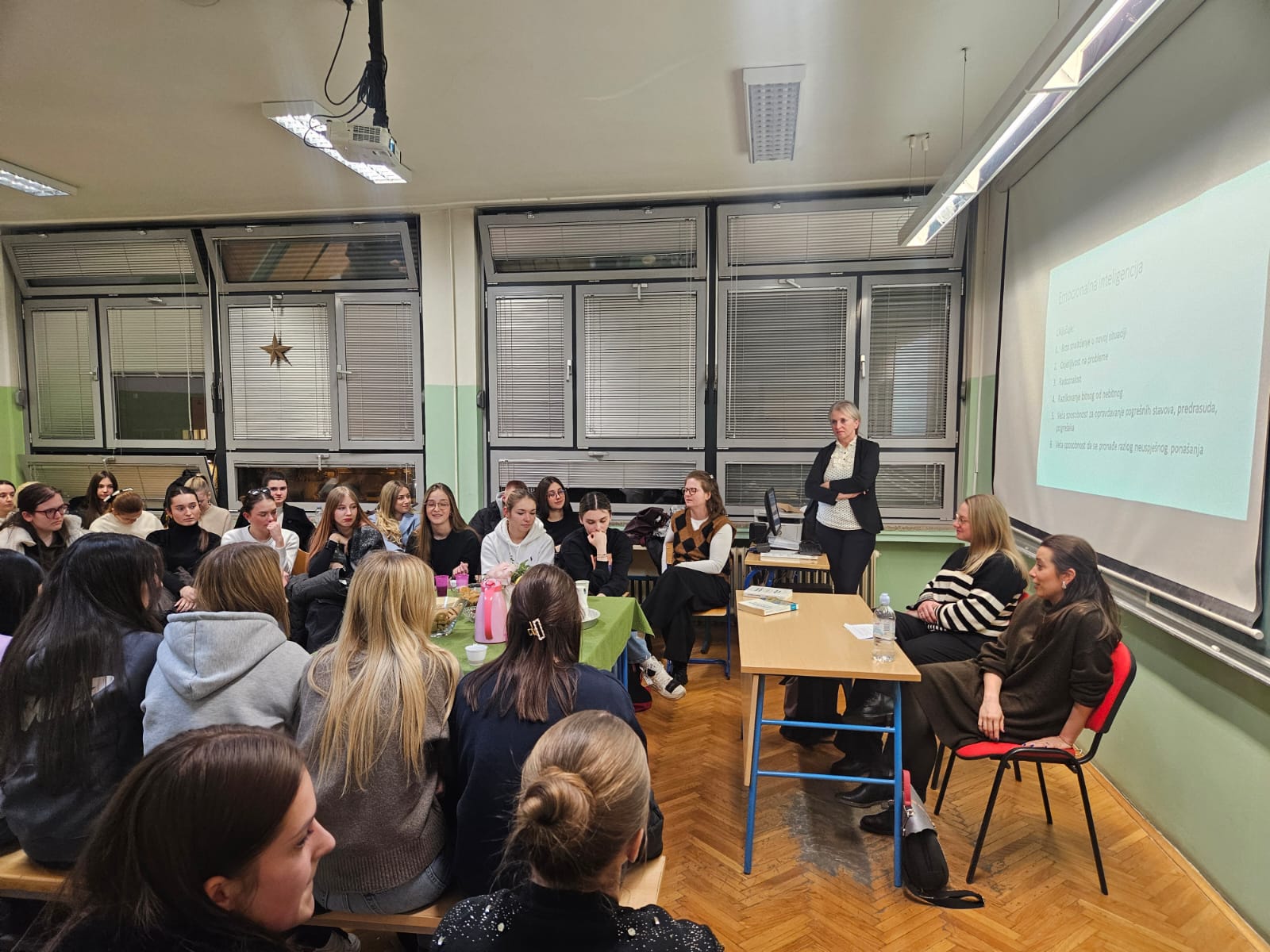 Pročitajte više o članku Odlična Književna večer na temu: “Kako se dobro posvađati”